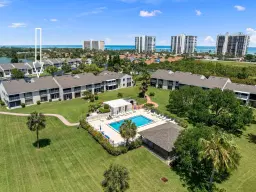 Picture of 3209 S Lakeview Circle 8205, Fort Pierce, FL 34949