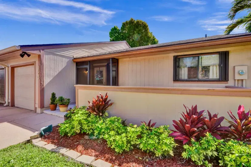 Picture of 124 Mayfair Lane, Boynton Beach FL 33426