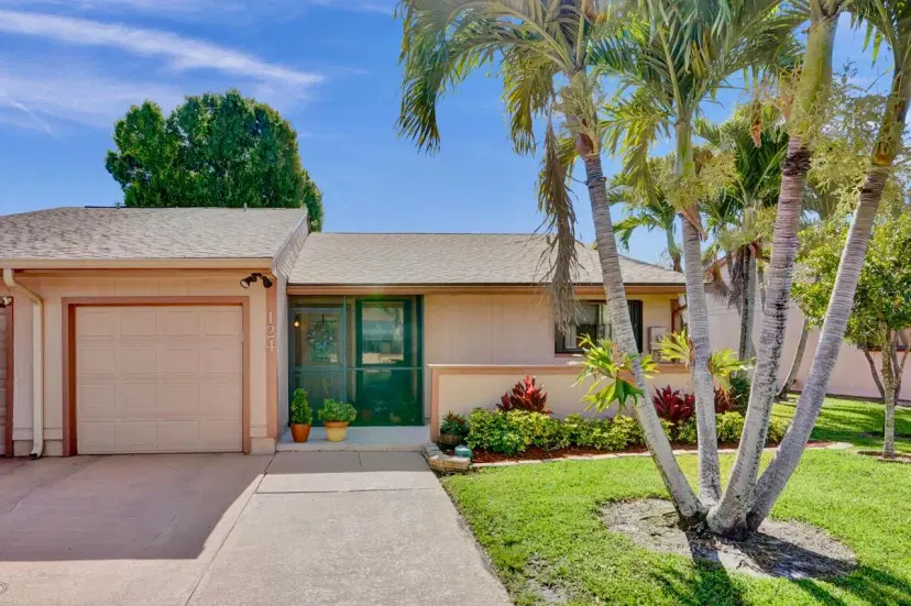 Picture of 124 Mayfair Lane, Boynton Beach FL 33426