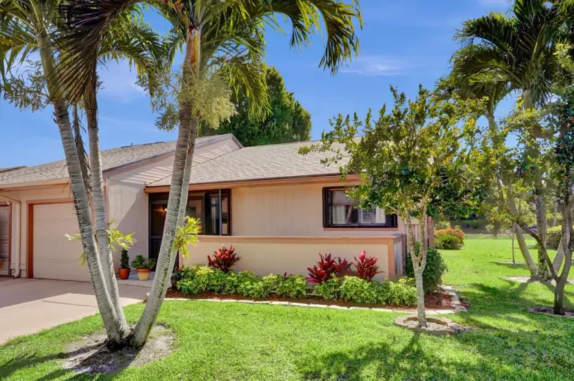 Picture of 124 Mayfair Lane, Boynton Beach FL 33426