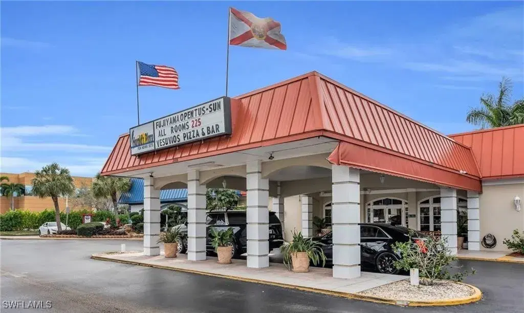 Picture of 2555 9Th St N 139, Naples, FL 34103