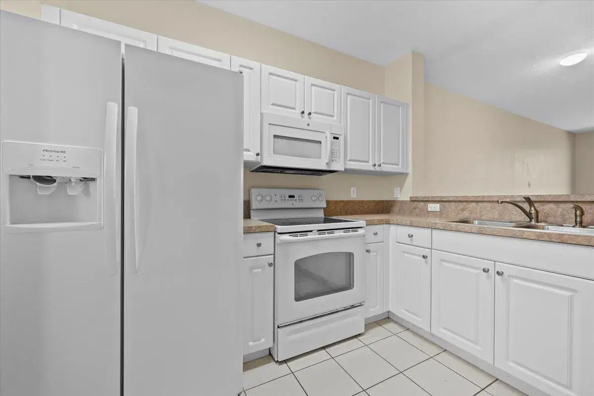 Picture of 4150 Napoli Lake Drive, Riviera Beach, FL 33410
