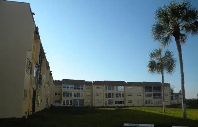 Picture of 8110 Sunrise Lakes Blvd 202, Sunrise FL 33322