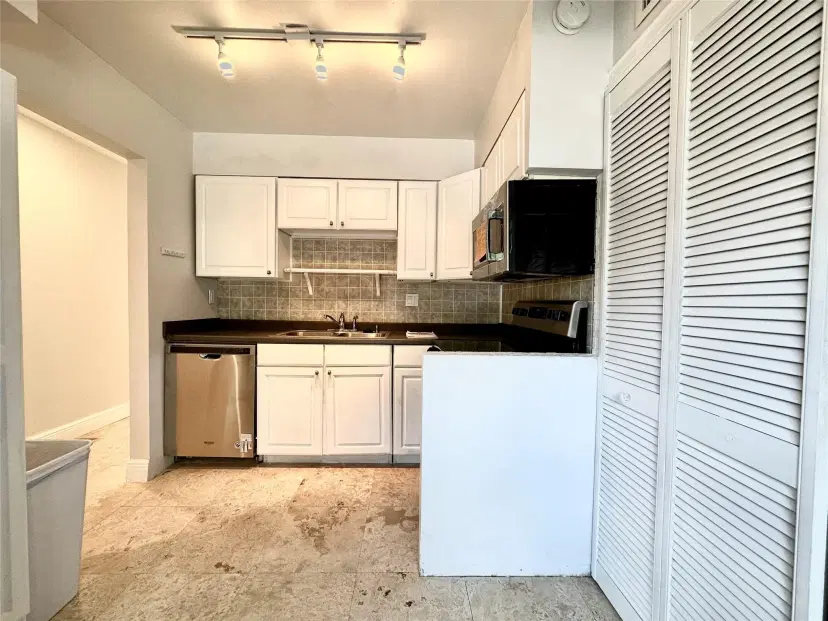 Picture of 717 Gardens Dr 106, Pompano Beach FL 33069
