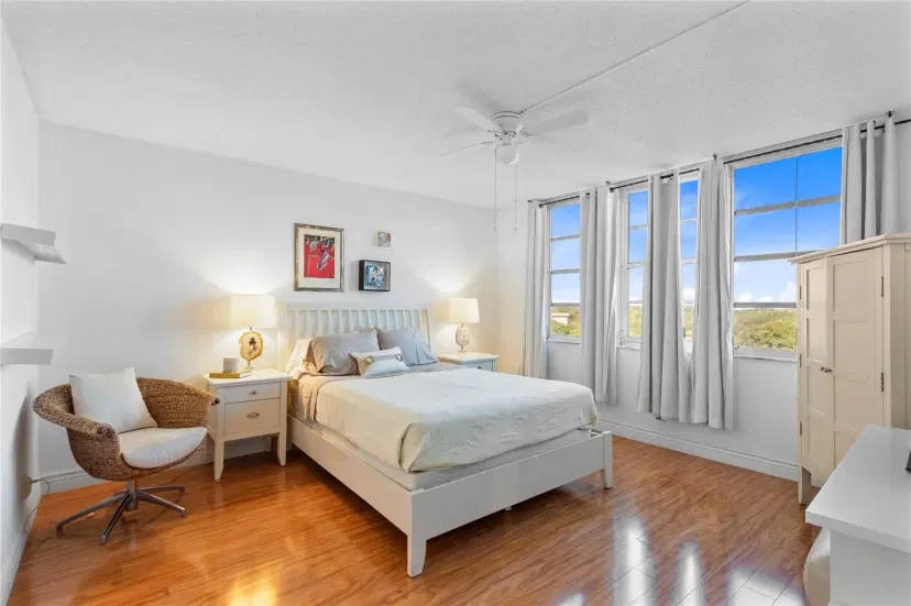 Picture of 3499 Oaks Way 806, Pompano Beach FL 33069