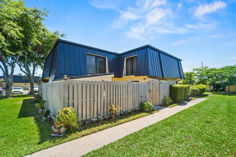 Picture of 2324 Waterside Drive, Lake Worth FL 33461