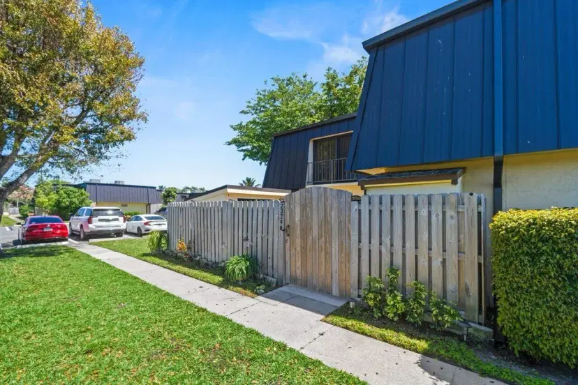 Picture of 2324 Waterside Drive, Lake Worth FL 33461