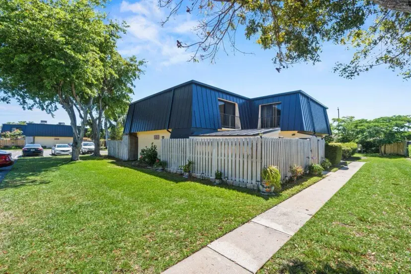 Picture of 2324 Waterside Drive, Lake Worth FL 33461