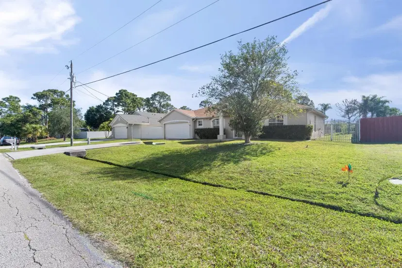 Picture of 663 NW North Macedo Boulevard, Port St Lucie FL 34983