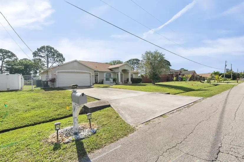 Picture of 663 NW North Macedo Boulevard, Port St Lucie FL 34983