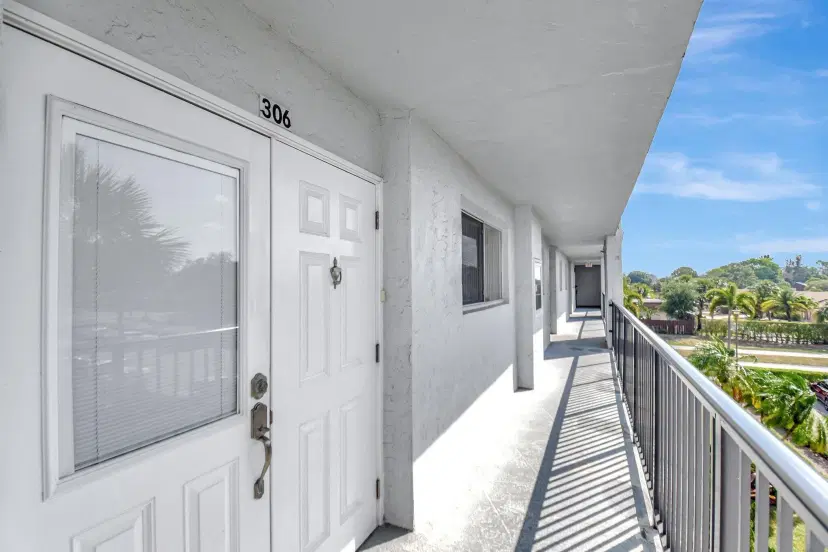 Picture of 3425 Via Poinciana Drive 306, Lake Worth FL 33467