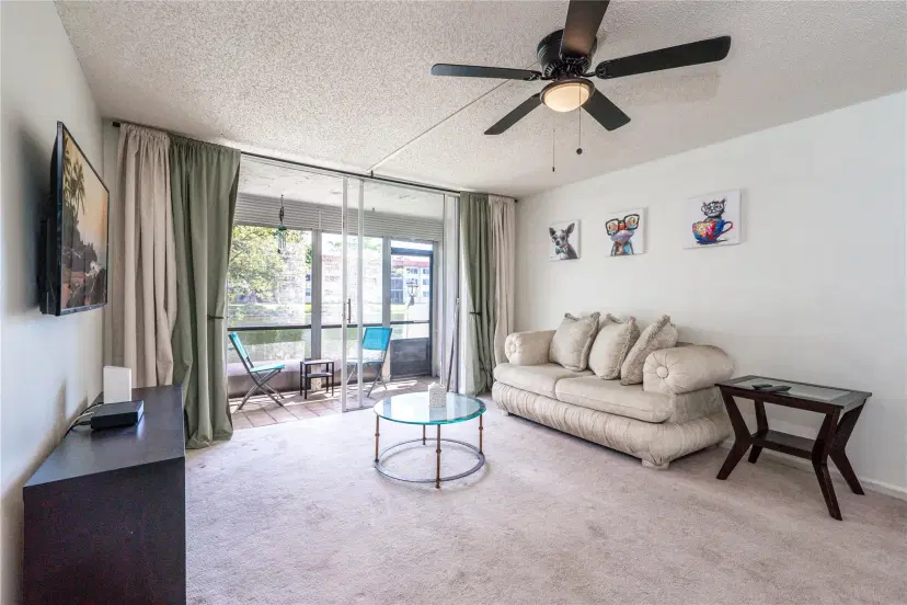 Picture of 361 S Hollybrook Dr 102, Pembroke Pines FL 33025
