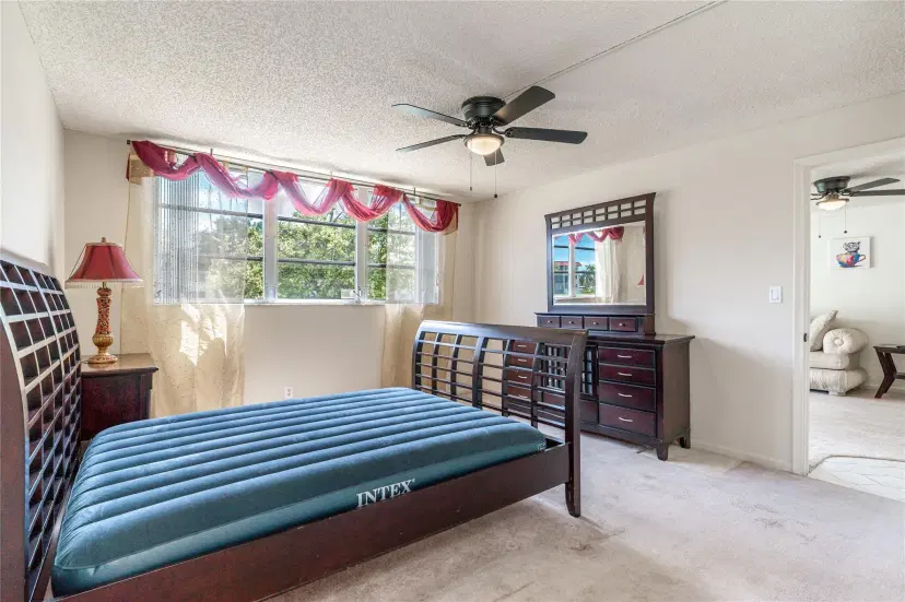 Picture of 361 S Hollybrook Dr 102, Pembroke Pines FL 33025