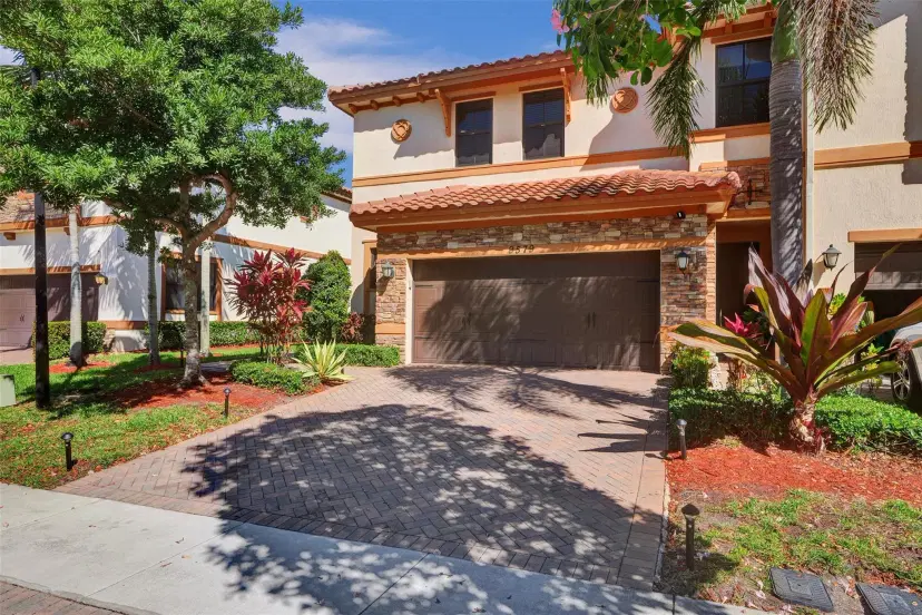 Picture of 9579 Town Parc Circle N 9579, Parkland FL 33076
