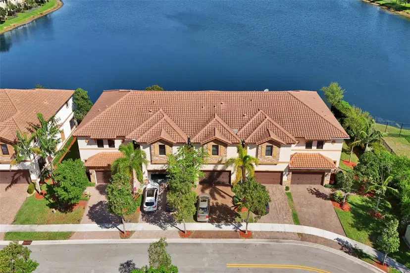 Picture of 9579 Town Parc Circle N 9579, Parkland FL 33076