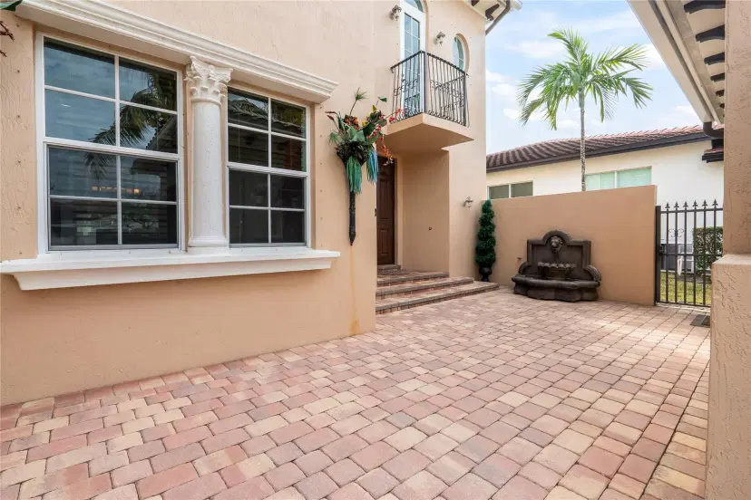 Picture of 12334 NW 80Th Place, Parkland FL 33076