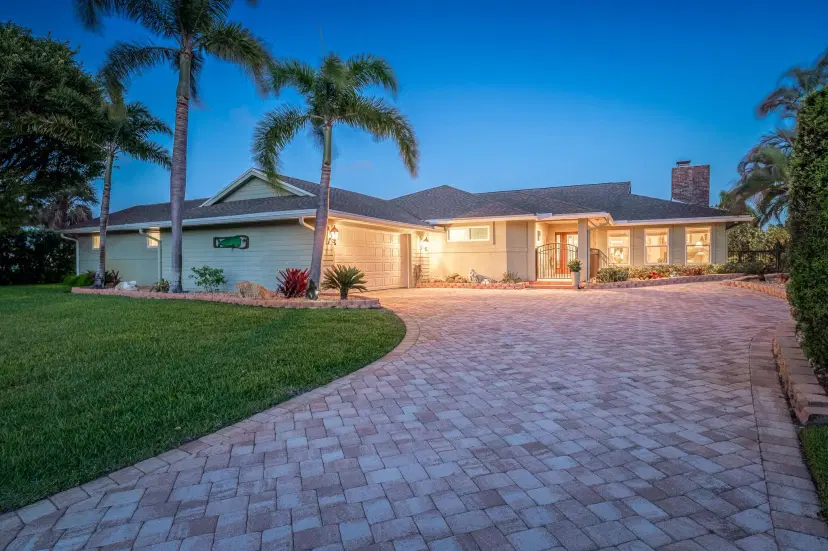 Picture of 4020 SE Whiticar Way, Stuart FL 34997