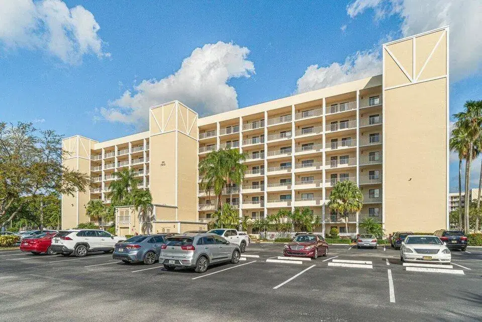 Picture of 7310 Ashford Place 608, Delray Beach, FL 33446