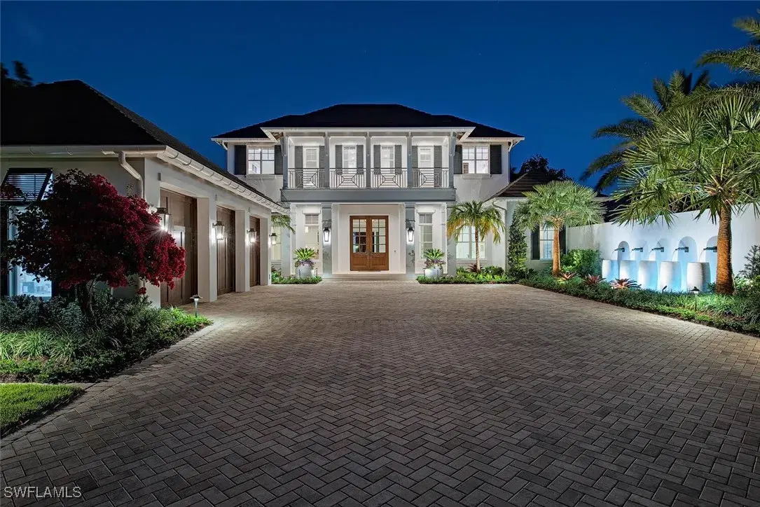 Picture of 3525 Fort Charles Dr, Naples, FL 34102