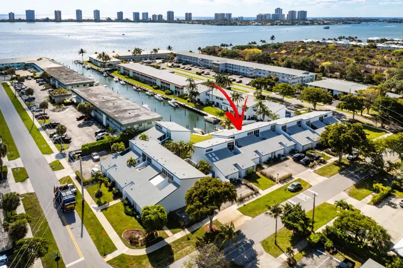 Picture of 118 Castlewood Drive 121, North Palm Beach FL 33408