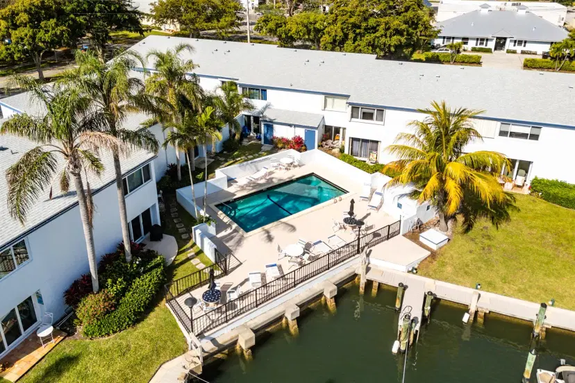 Picture of 118 Castlewood Drive 121, North Palm Beach FL 33408