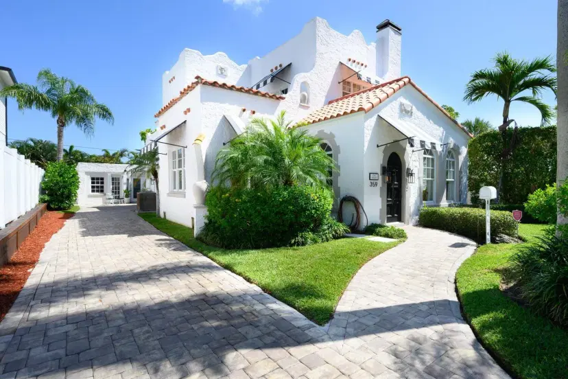 Picture of 359 E Lakewood Road, West Palm Beach FL 33405