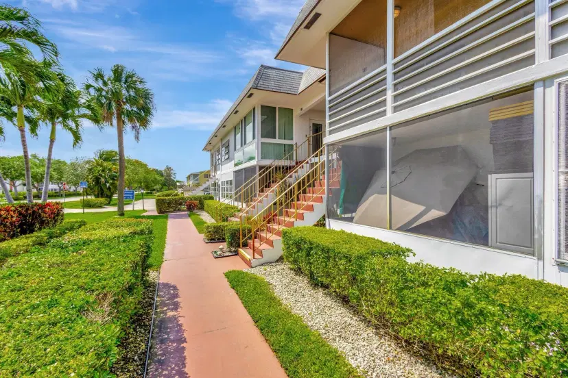Picture of 52 Plymouth F, West Palm Beach FL 33417