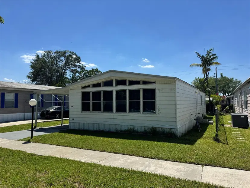 Picture of 720 NW 214Th Ave, Pembroke Pines FL 33029