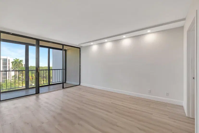 Picture of 7802 Lakeside Boulevard 764, Boca Raton FL 33434