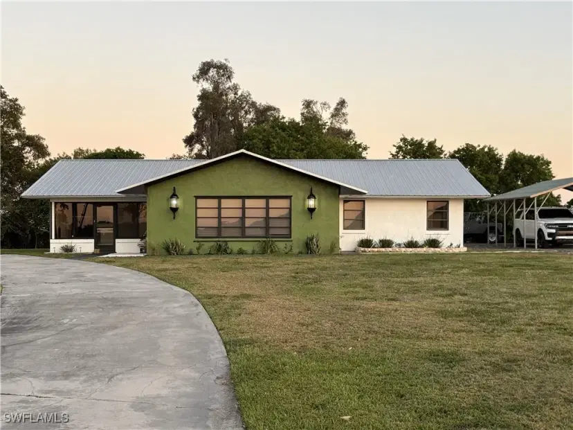 Picture of 2099 River Rd, Moore Haven FL 33471