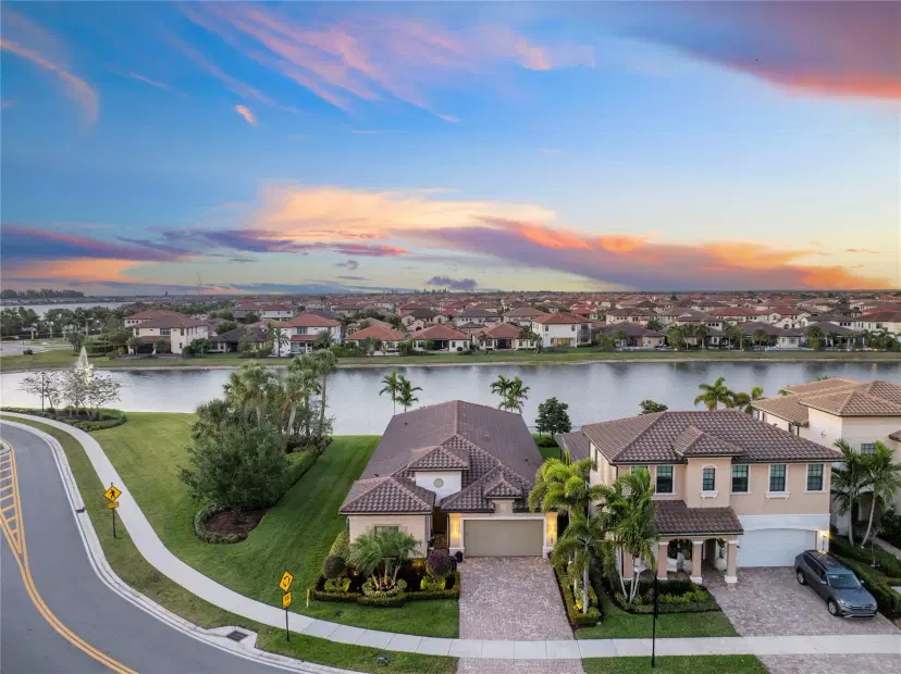 Picture of 12155 S Baypoint Cir, Parkland FL 33076