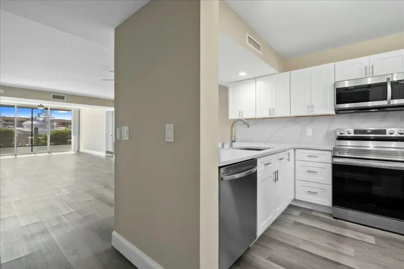 Picture of 2601 Marina Isle Way 103, Jupiter FL 33477