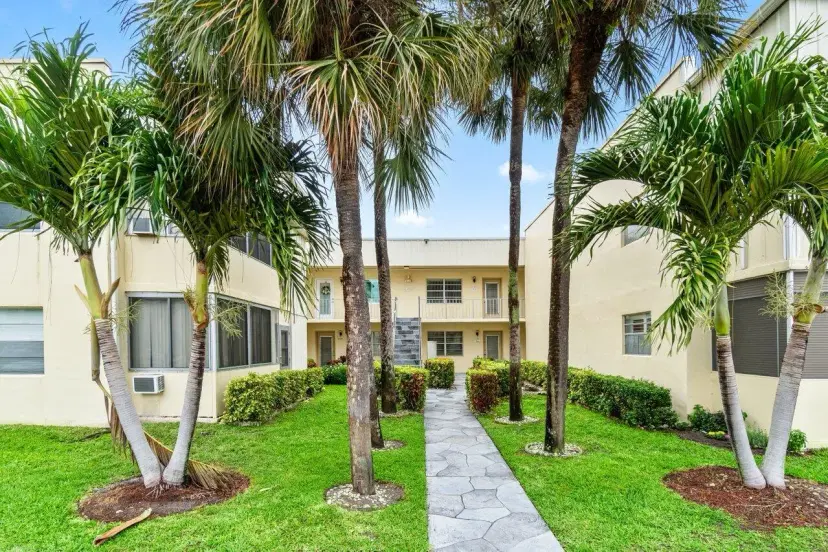 Picture of 201 Normandy E, Delray Beach FL 33484