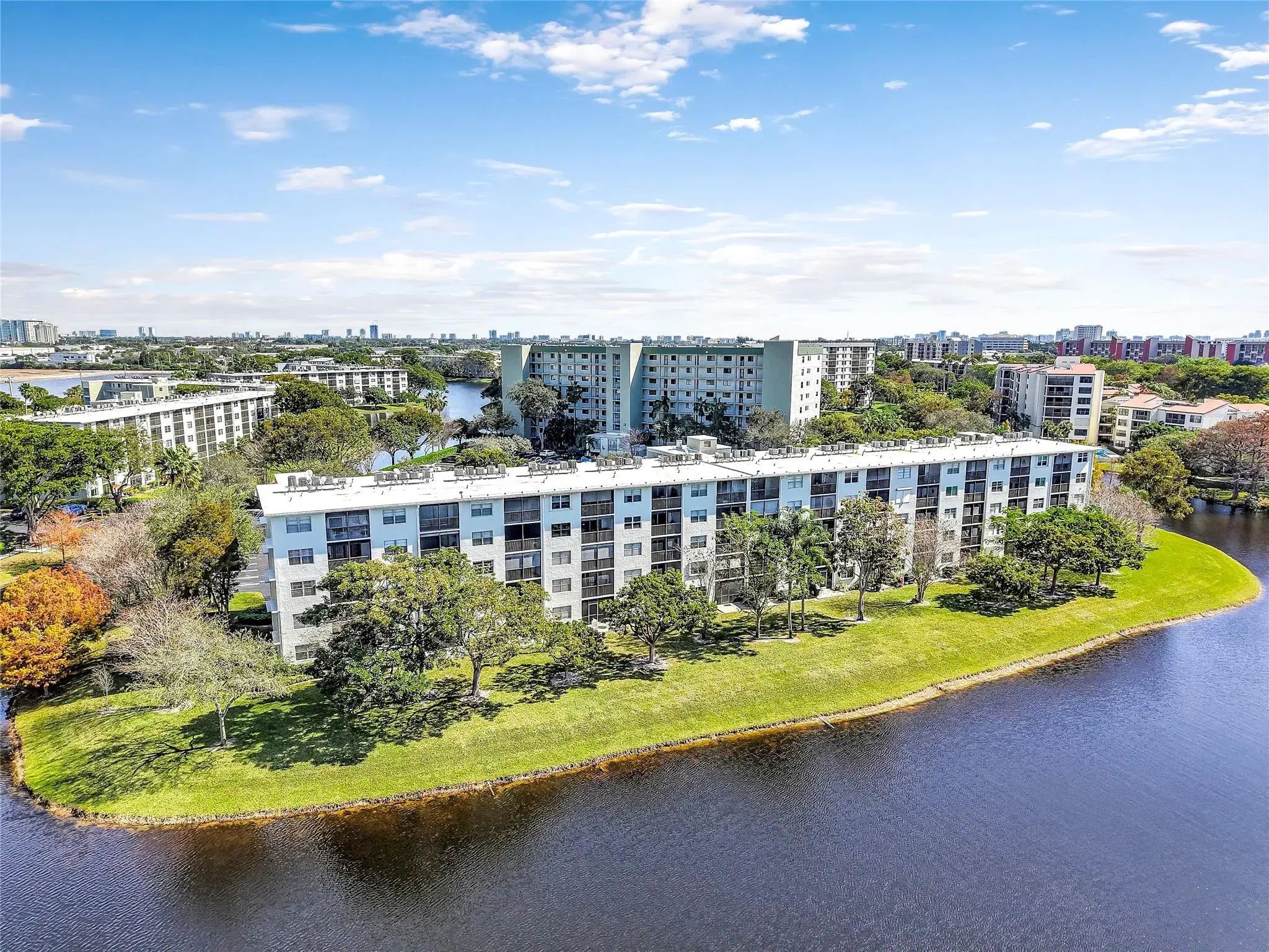 Picture of 2236 N Cypress Bend Drive 206, Pompano Beach, FL 33069
