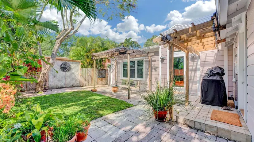 Picture of 42 Palm Square, Delray Beach FL 33483