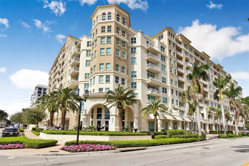 Picture of 99 SE Mizner Blvd 303, Boca Raton FL 33432