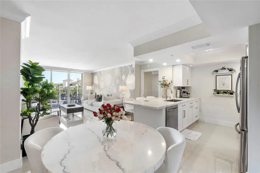 Picture of 99 SE Mizner Blvd 303, Boca Raton FL 33432