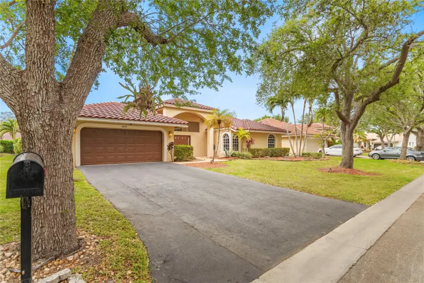Picture of 4841 NW 104Th Ln, Coral Springs FL 33076