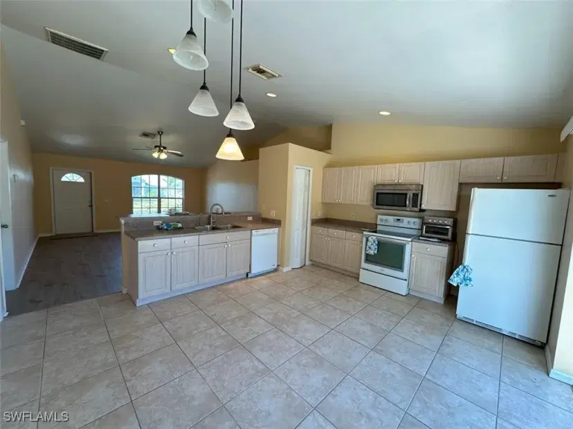 Picture of 2718 NW 5Th St, Cape Coral FL 33993