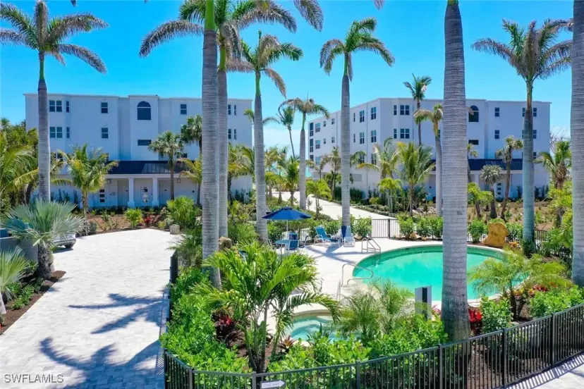 Picture of 2549 W Gulf Dr 102, Sanibel FL 33957