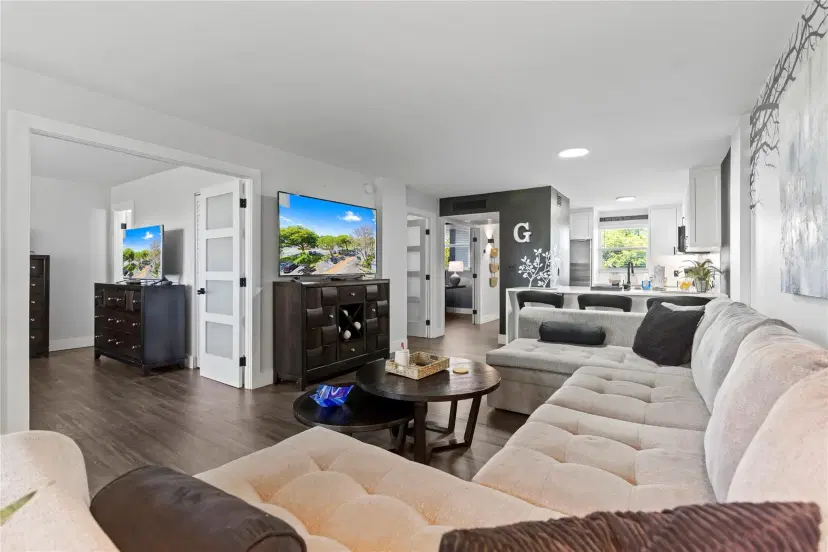 Picture of 104 Royal Park Dr 4H, Oakland Park FL 33309