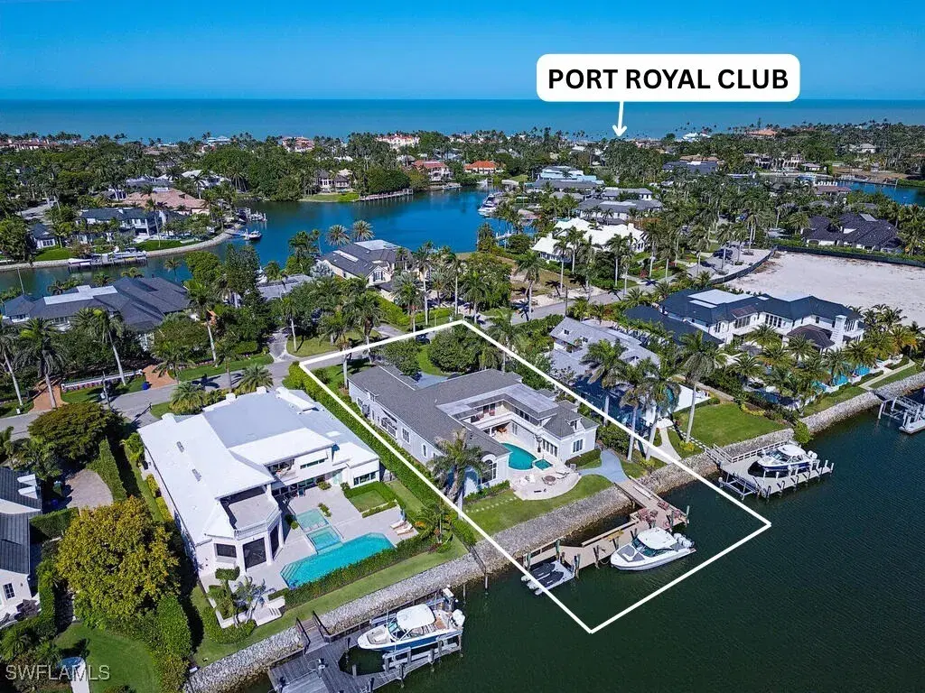 Picture of 3175 Fort Charles Dr, Naples, FL 34102