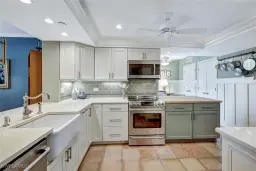 Picture of 3100 Gulf Shore Blvd N 103, Naples, FL 34103