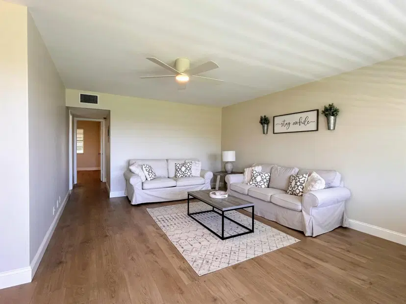 Picture of 620 Horizons W 201, Boynton Beach FL 33435