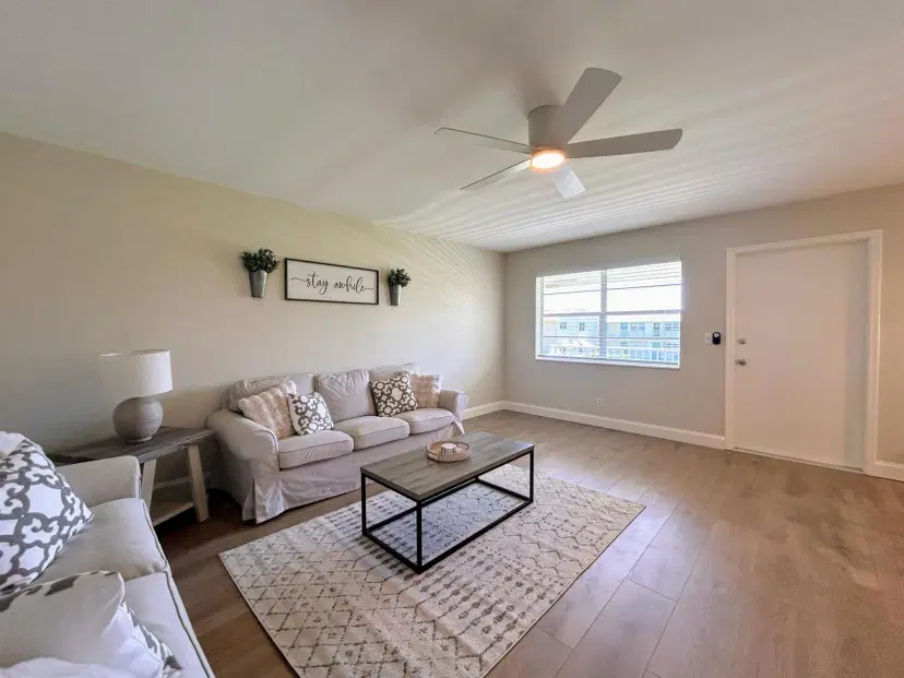 Picture of 620 Horizons W 201, Boynton Beach FL 33435