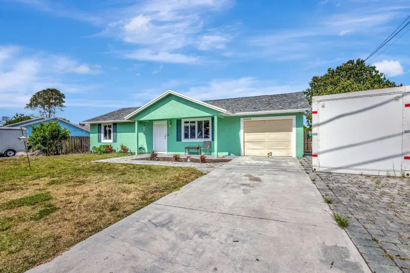 Picture of 5605 Sunset Boulevard, Fort Pierce FL 34982