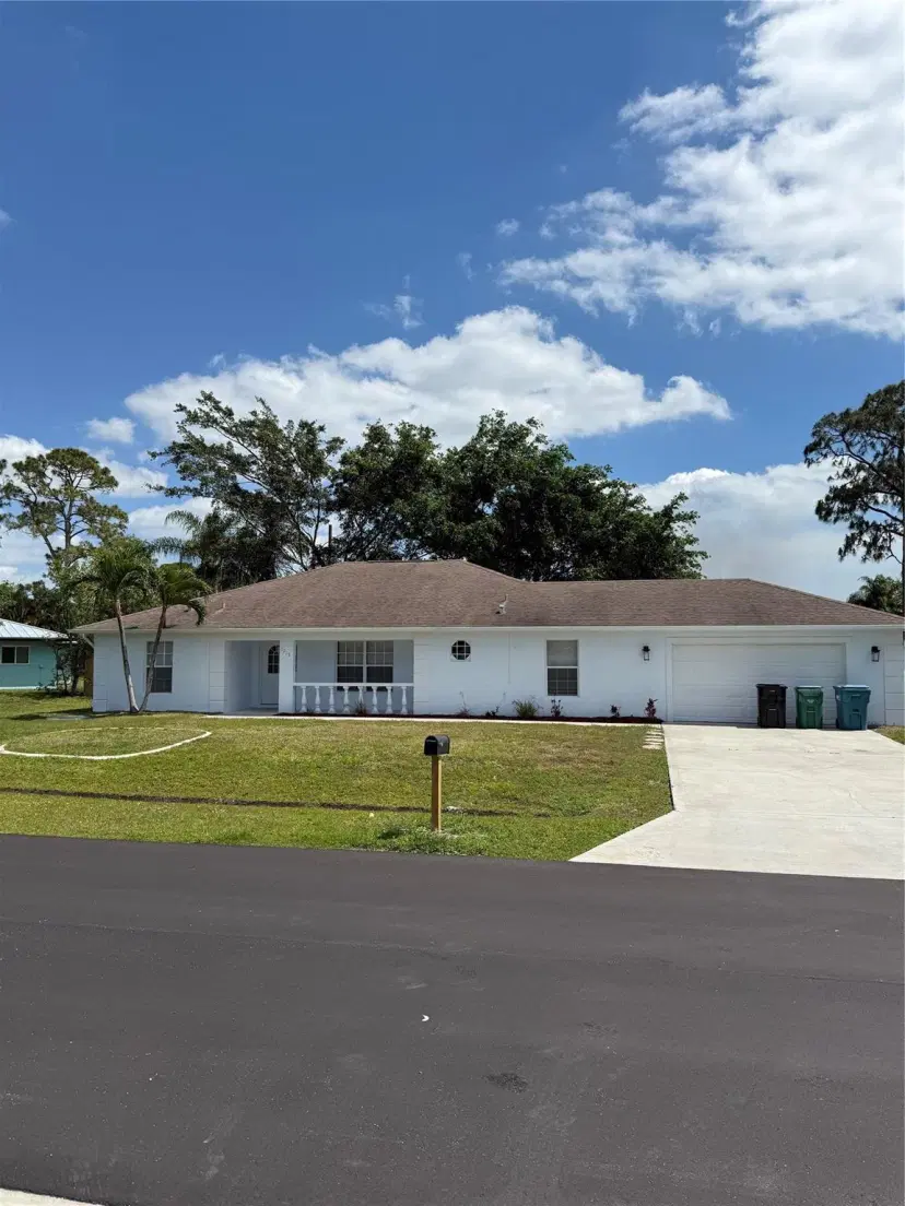 Picture of 1713 SE Haverford St, Port St Lucie FL 34983