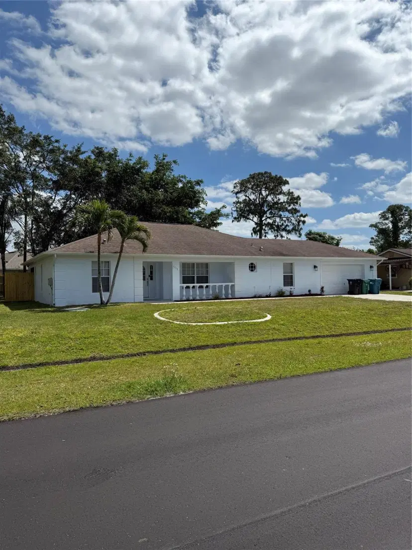 Picture of 1713 SE Haverford St, Port St Lucie FL 34983