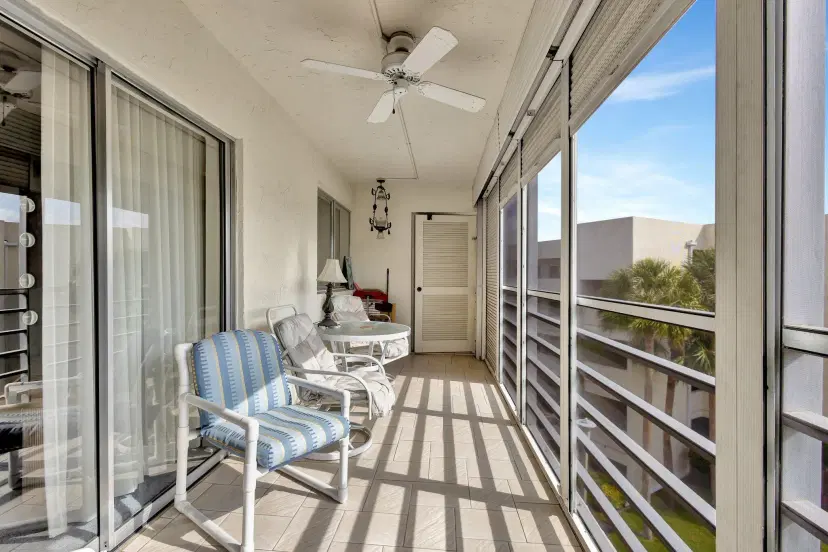 Picture of 3186 Via Poinciana 409, Lake Worth FL 33467