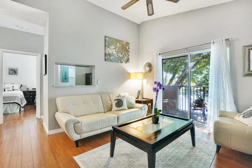 Picture of 1971 NW 96Th Terrace 9L, Pembroke Pines FL 33024